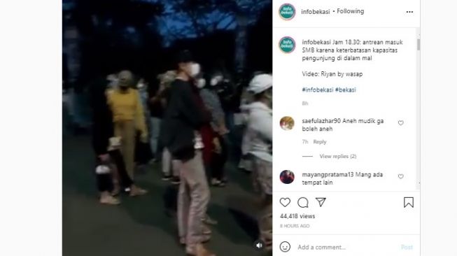 Viral video warga antre untuk masuk Summarecon Mall Bekasi.[Instagram/infobekasi]