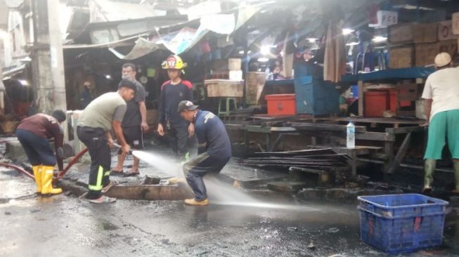 Sejak Dibersihkan, Bau Tak Sedap di Pasar Segiri Mulai Berkurang