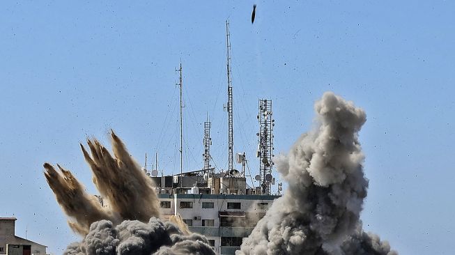 Serangan Udara Israel Runtuhkan Gedung AP dan Al Jazeera di Gaza