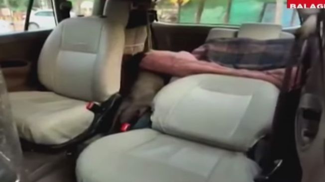 Toyota Innova disulap menjadi ambulans untuk bantu pasien covid-19 (Youtube)