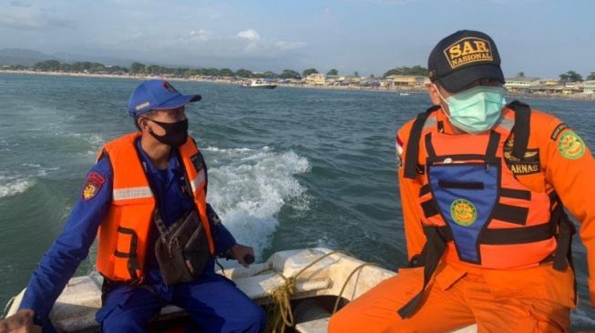 Tim SAR Gabungan Cari 2 wisatawan yang Hilang di Pantai Selatan Garut