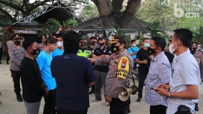 Polisi Tuban Bubarkan Kopdar Komunitas di Tengah Pandemi Covid-19