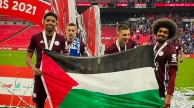Wow! Bendera Palestina Berkibar di Stadion Wembley Saat Final Piala FA