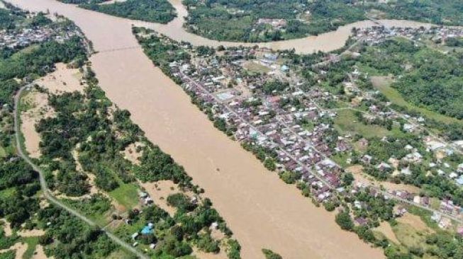 Tanggul PT PPA Jebol, Ratusan Rumah di Berau Terendam Banjir