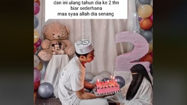 Kisah gadis kecil mulai bercadar dari umur 2 tahun (tiktok.com/@latandoboby)