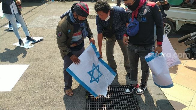 Solidaritas untuk Palestina, Ratusan Buruh di Jateng Gelar Unjuk Rasa