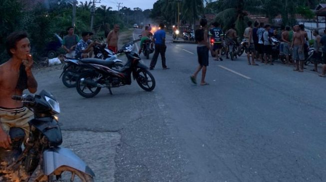 Lima Jam Diblokade Warga, Jalinsum di Muratara Macet Panjang Hingga 30 Km