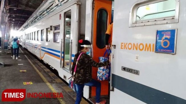 KA Lokal Walahar dan Jatiluhur Mulai Beroperasi