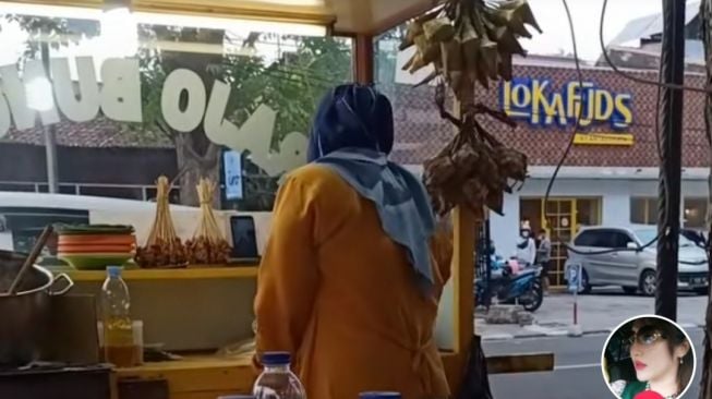 Kesal Dilayani Sambil Video Call, Sender Ini Malah Kena Nyinyir Warganet