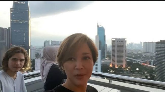 Potret apartemen Irwan Mussry. [YouTube/ Maia Estianty]