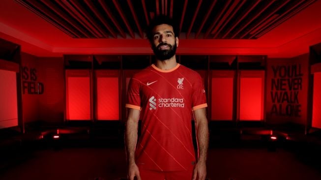 Duh, Jersey Baru Liverpool Dinilai Mirip Seragam AS Roma