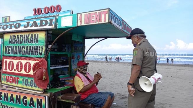 Pemkab Bantul Tertibkan Pantai Parangtritis, Tuai Pro Kontra dari Pedagang