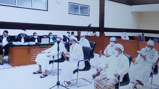 Selain Habib Rizieq, Haris Cs Juga Divonis 8 Bulan Bui Kasus Kerumunan Petamburan