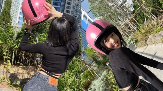 Helm Lisa Black Pink dengan harga nyaris Rp 20 jutaan. (Instagram)