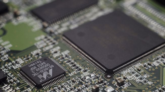Semiconductor chip illustration [Pixabay/Slava Volgin] 
