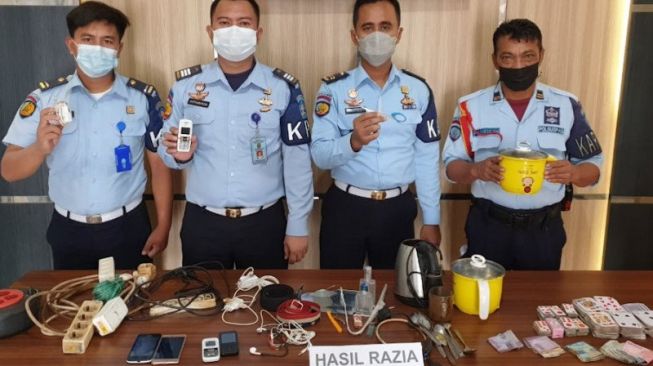 Dirazia, Petugas Temukan Ponsel dan Uang di Rutan Bandar Lampung