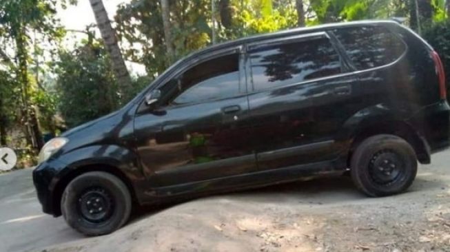 Polisi tidur yang bikin pemobil kewalahan (Instagram)