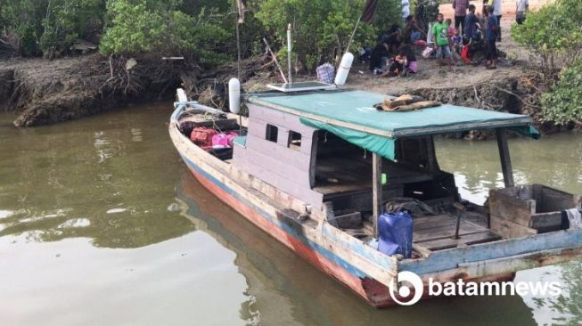 Hindari Pengawasan Corona, Rombongan Nikah Naik Kapal Ilegal Diringkus