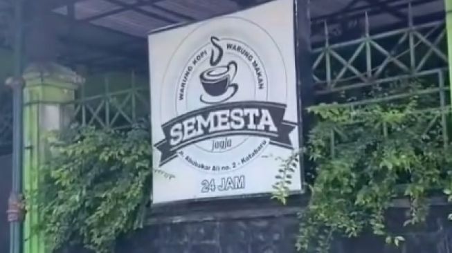 Tongkrongan Hits Semesta Kini Terbengkalai, Netizen: Kenangan Ketemu Mantan