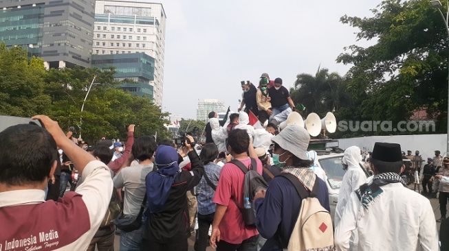 Usai Teriak Siap Ditahan, Massa HMI yang Demo Bela Palestina Dibekuk Aparat