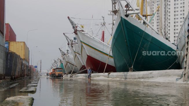 Suasana di Pelabuhan Sunda Kelapa, Jakarta, Sabtu (22/5/2021). [Suara.com/Dian Latifah]