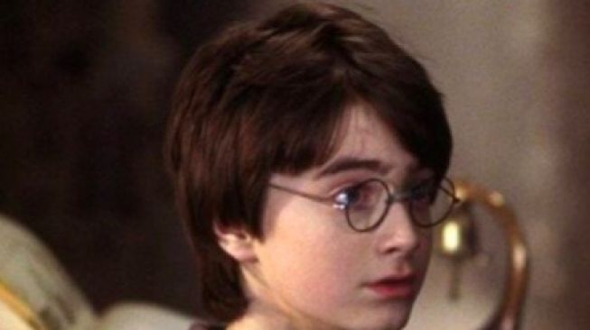 Kacamata Harry Potter dan Topi Fedora Indiana Jones Bakal Dilelang