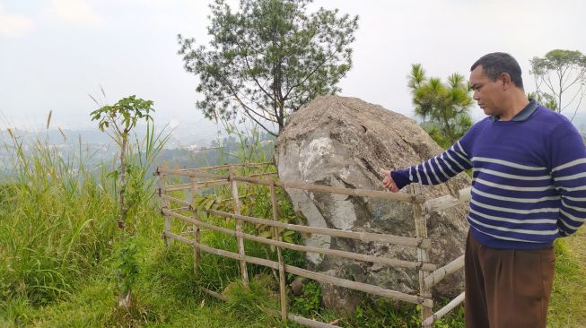 Kuncen Makam Keramat di Sesar Lembang Ngaku Sering Didatangi Pejabat