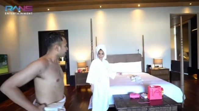 Potret tempat menginap Raffi Ahmad di Bali. (YouTube/Rans Entertainment)