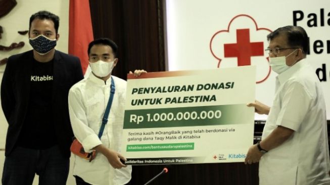 Taqy Malik berhasil mengumpulkan donasi sebanyak Rp 1 Miliar untuk warga Palestina / [SuaraSulsel.id / PMI]