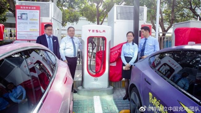 Peresmian stasiun pengisian daya baterai listrik Tesla China di hari Wo Ai Ni atau I love you [Jay in Shanghai].