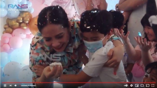 Alhamdulillah Doa Rafathar Dikabulin, Nagita Slavina Hamil Anak Laki-Laki