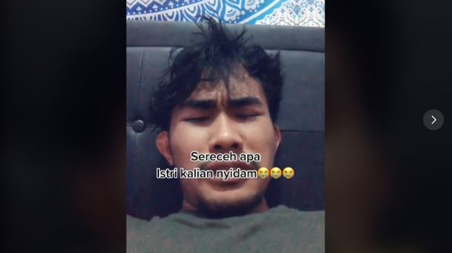 Ngidam Super Aneh, Istri Paksa Gigit Jari Suami Sampai Nangis (TikTok/areuarel)