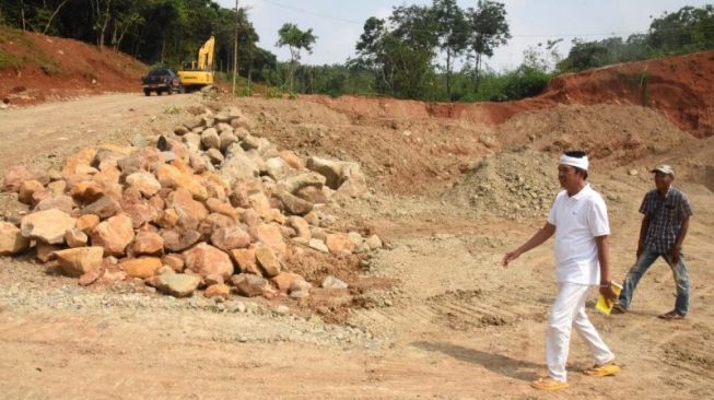 Dedi Mulyadi Temukan Tambang Ilegal Berkedok Perkebunan Cengkih