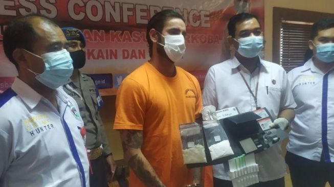 Miliki Kokain Senilai Rp 400 Juta, Turis Asal Italia Ditangkap