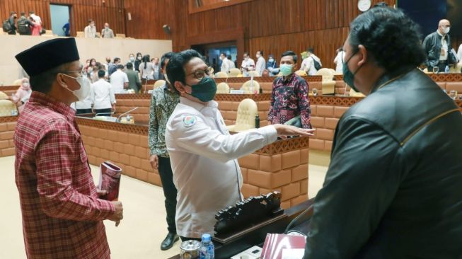 Mendes PDTT, Abdul Halim Iskandar saat menghadiri rapat bersama DPR tentang Revisi Undang-Undang Jalan. (Dok: Kemendes PDTT)