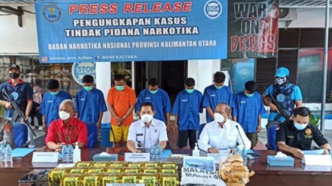 Transaksi di Laut, Bungkusan Teh China Ternyata Isinya 20 Kg Sabu-sabu