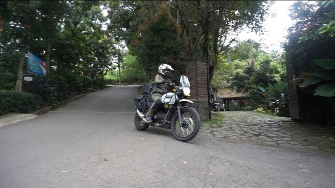 Riding Lintas Pulau Naik Royal Enfield, Lady Bikers Ini Bagikan 15 Tips Touring