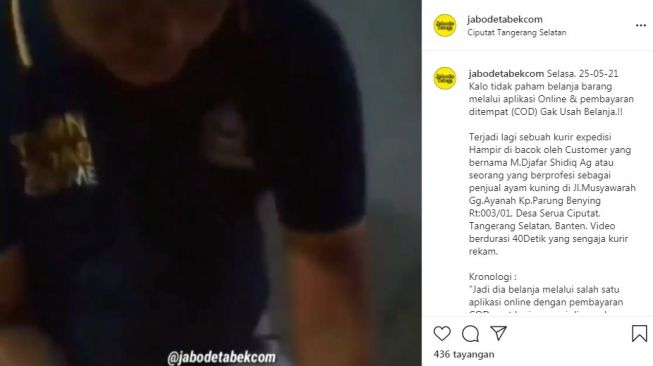 Pria ngamuk ke kurir COD dan ancam pakai samurai yang viral di media sosial telah diamankan Polsek Ciputat Timur, Tangsel. [Tangkapan layar Instagram@jabodetabekcom]