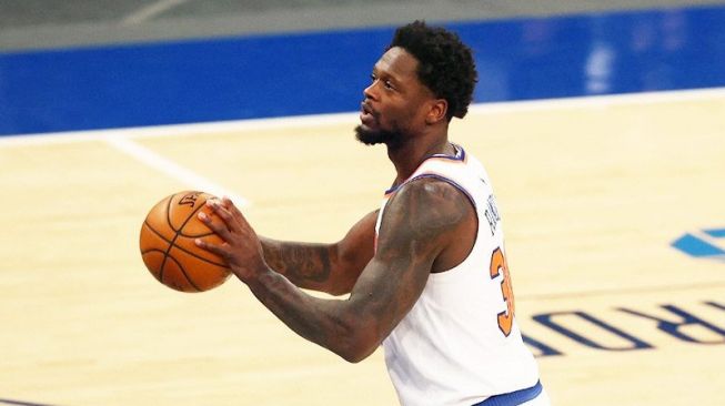emain New York Knicks Julius Randle saat melawan Miami Heat di Madison Square Garden, New York City, AS (29/3/2021). ANTARA/AFP/Getty Images/Mike Stobe/aa.