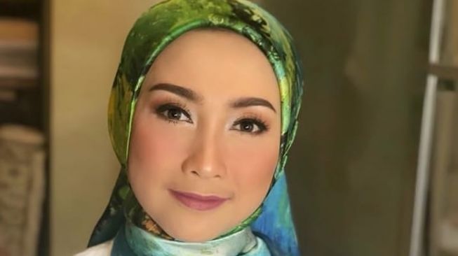 Istiqomah 10 Tahun Lebih, Ini Alasan Desy Ratnasari Pilih Kenakan Hijab Sederhana