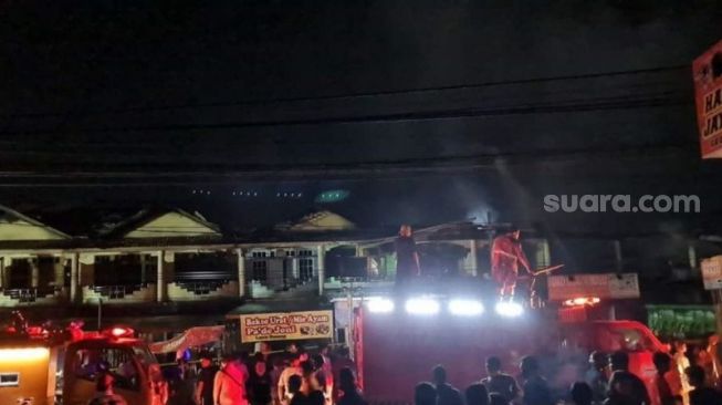 Selamatkan Anak dan Cucu hingga Lompat dari Lantai Toko, Sang Kakek Tewas Terbakar