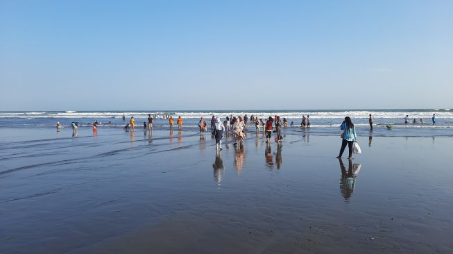 Pantai Parangtritis Jadi Tujuan Utama Sambut Libur Imlek, Dikunjungi 28.870 Wisatawan