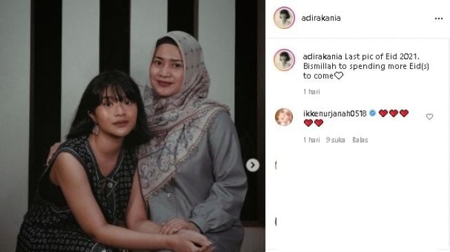 Ikke Nurjanah dan putrinya, Siti Adira Kania.(Instagram/@ikkenurjanah0518)