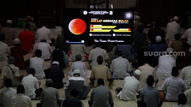 Doa dan Tata Cara Salat Gerhana Bulan atau Salat Khusuf Dalam Islam