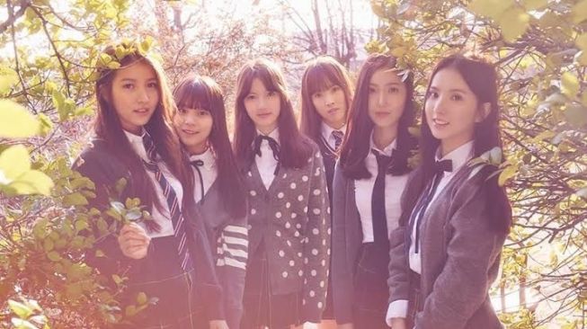 GFriend in the Rough Era (Source Music Entertainment)