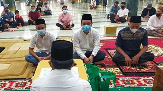 Tersentuh Kekompakan Umat Islam, 3 Pemuda Pekanbaru Jadi Mualaf