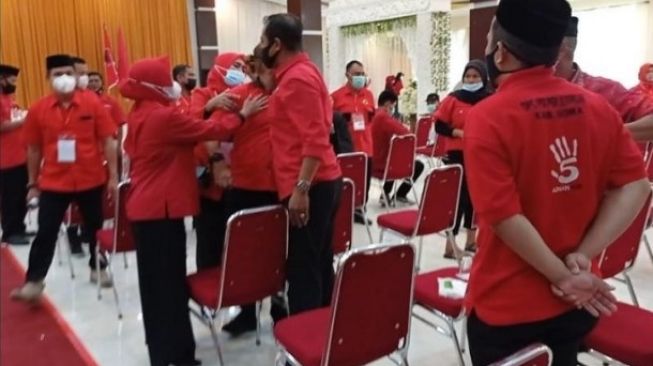 Rakercab Ricuh, 12 PAC Minta PDI Perjuangan Gowa Dibekukan