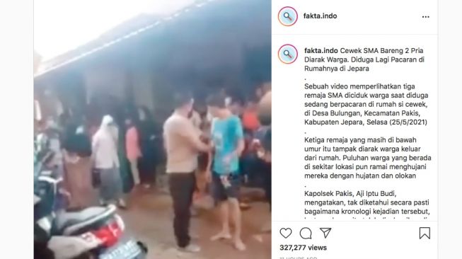 Pasangan kekasih di Jepara diarak keliling kampung usai ketahuan pacaran di dalam rumah. [Instagram]