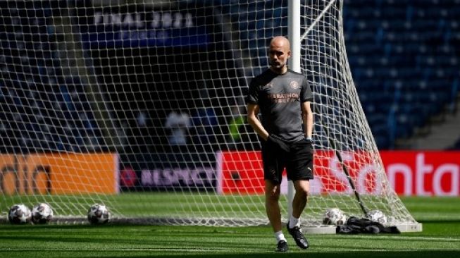 Minta Padati Stadion, Guardiola Malah Cekcok dengan Fan Manchester City