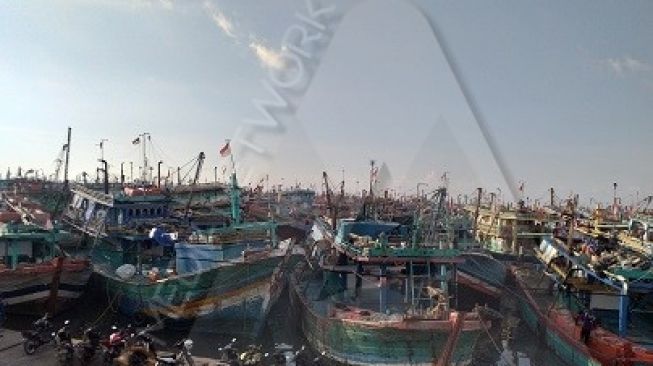 Kondisi Pelabuhan Jongor Tegal Memprihatinkan, Kapal Nelayan Menumpuk dan Kumuh